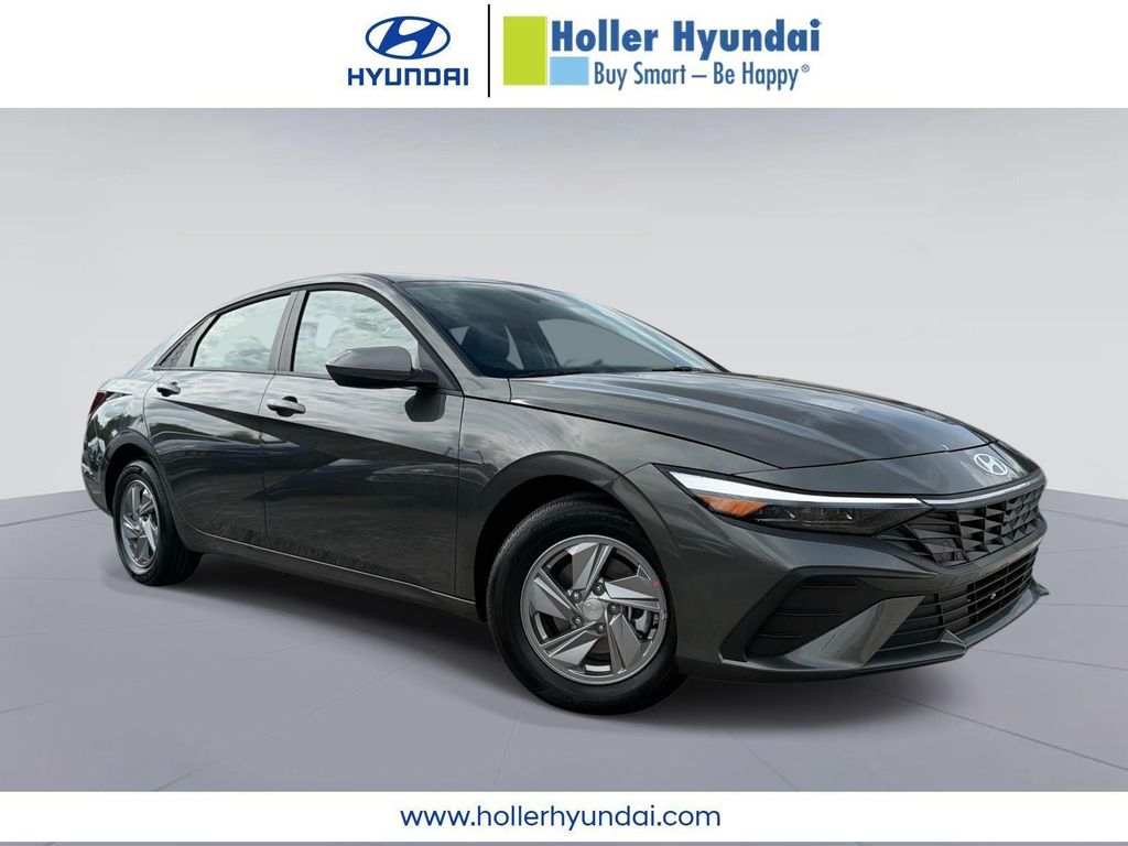 New 2026 Hyundai ELANTRA SE