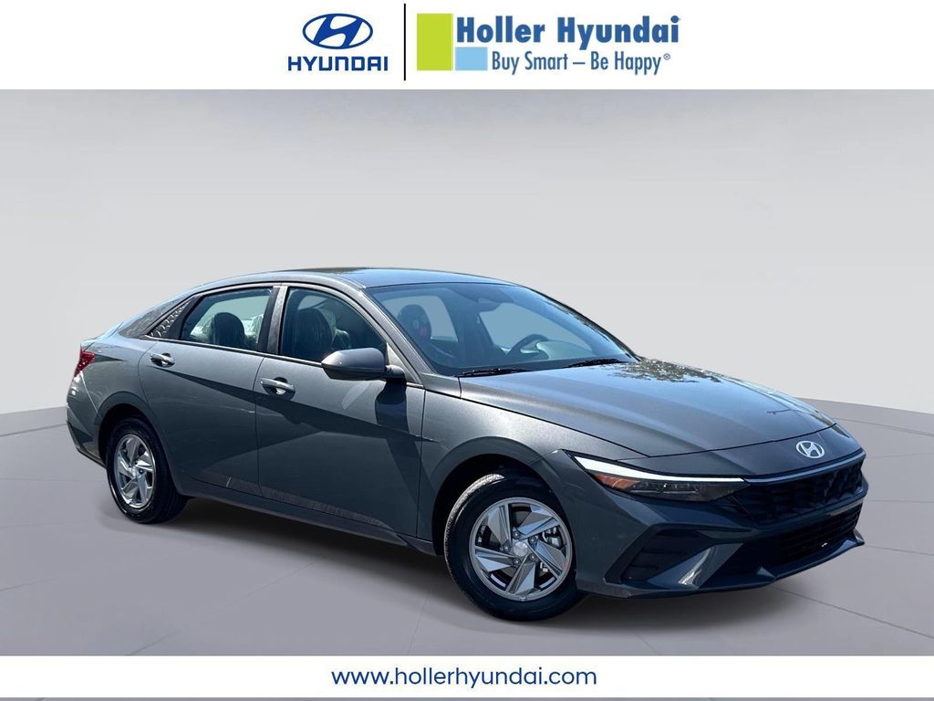 New 2026 Hyundai ELANTRA SE