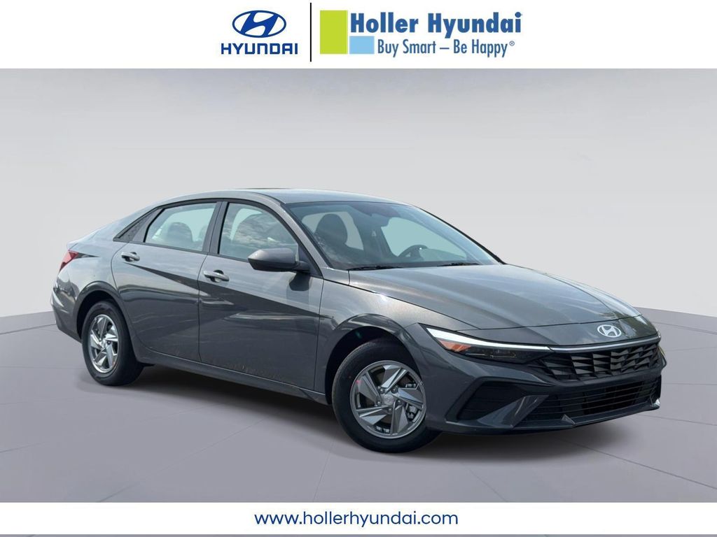 New 2026 Hyundai ELANTRA SE