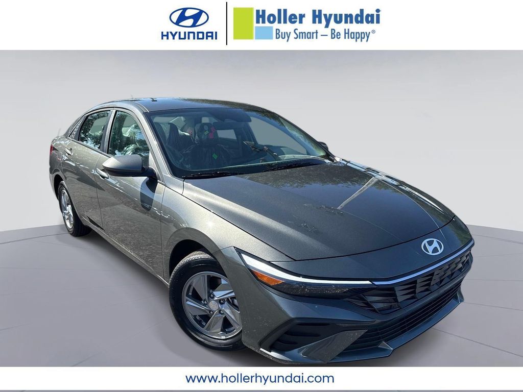 New 2026 Hyundai ELANTRA SE