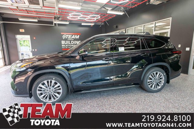 New 2026 Toyota Highlander Platinum