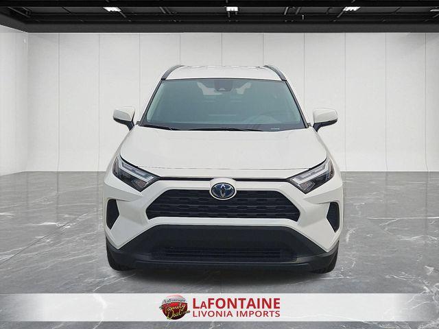 صورة 8 لـ 2024 Toyota RAV4 HYBRID LE