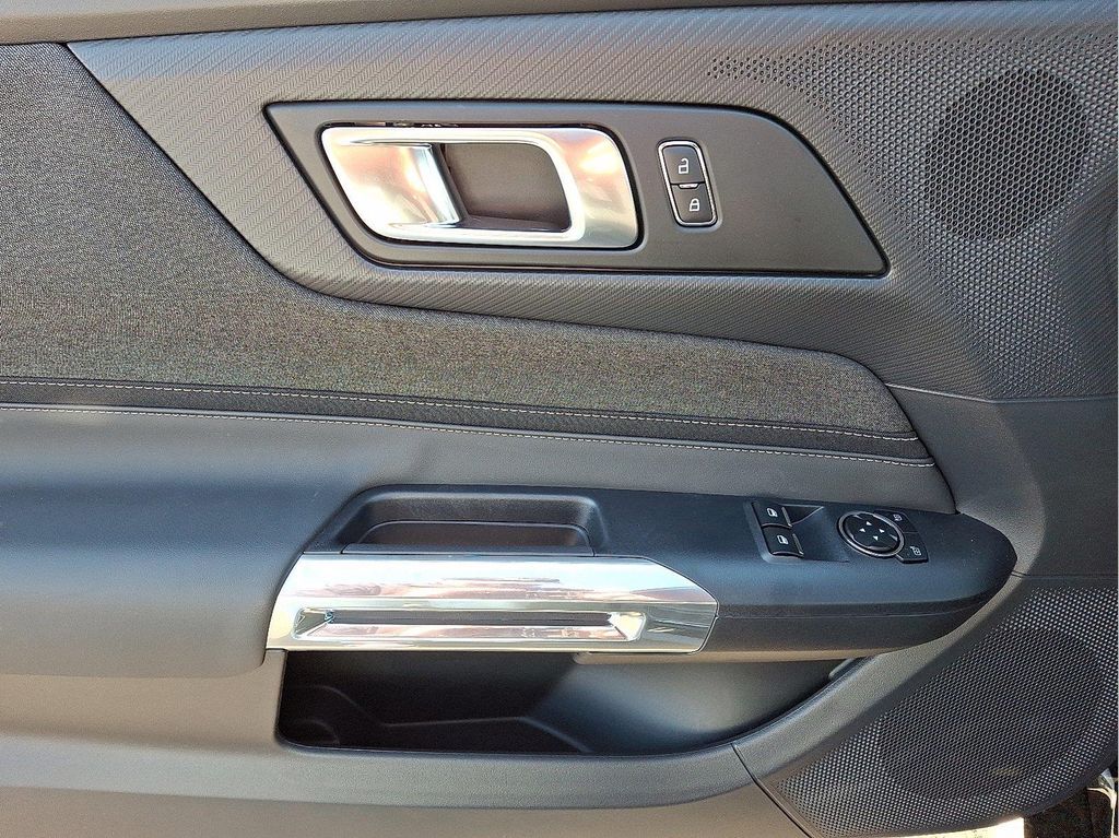 صورة 9 لـ 2026 FORD MUSTANG ECOBOOST