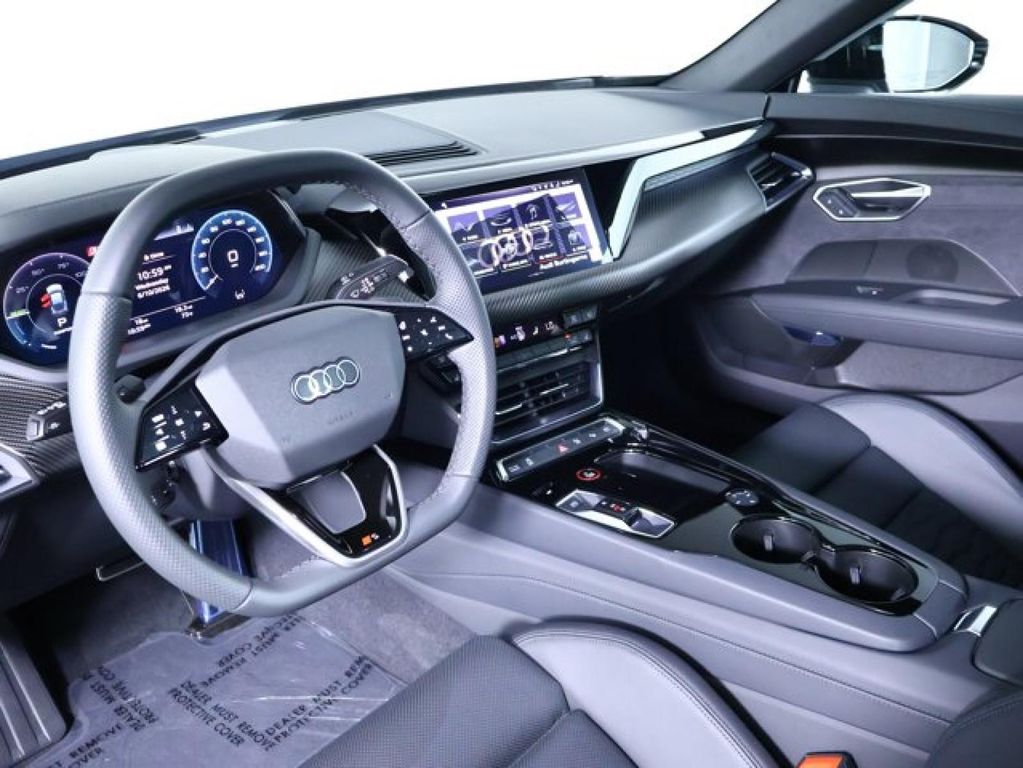 صورة 4 لـ 2026 AUDI S E-TRON GT PREMIUM PLUS QUATTRO