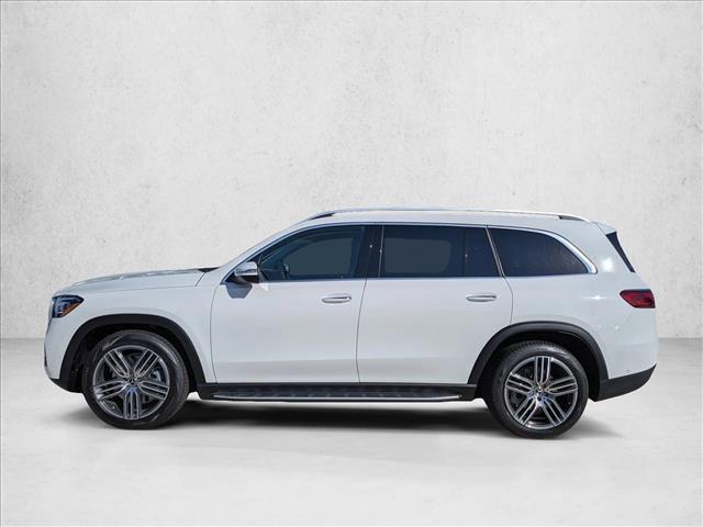 2026 Mercedes-BENZ GLS — фото 5