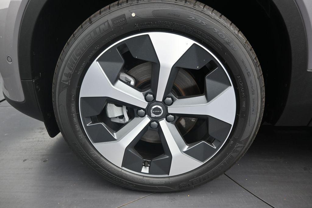 صورة 9 لـ 2026 Volvo XC40 B5 PLUS