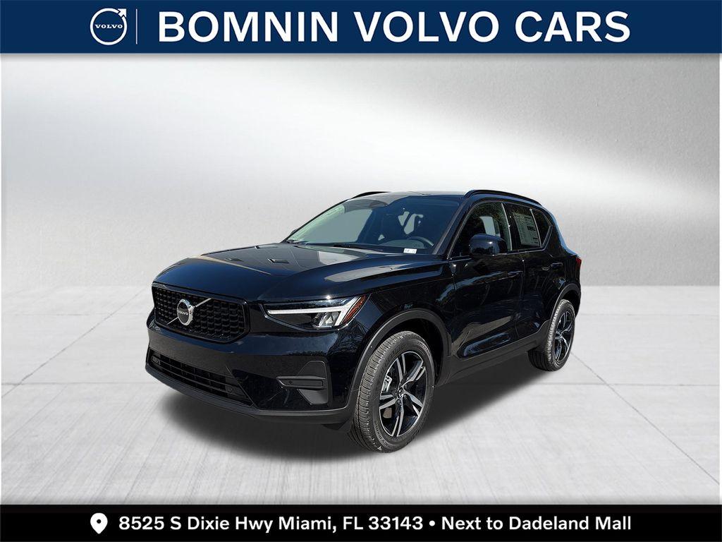 New 2026 Volvo XC40 B5 Core