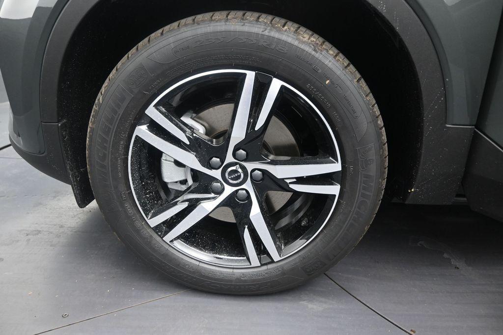2026 Volvo XC40 B5 CORE 照片 9