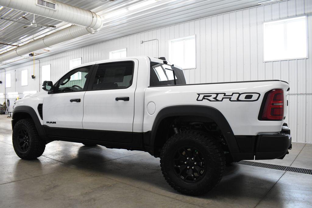 صورة 4 لـ 2026 RAM 1500 RHO CREW CAB 4X4 5'7' BOX