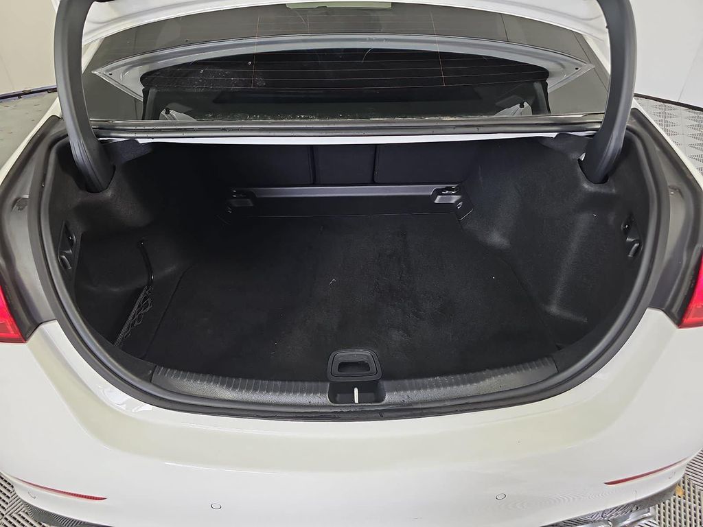 2025 Mercedes-BENZ AMG C 43 4MATIC 缩略图 12