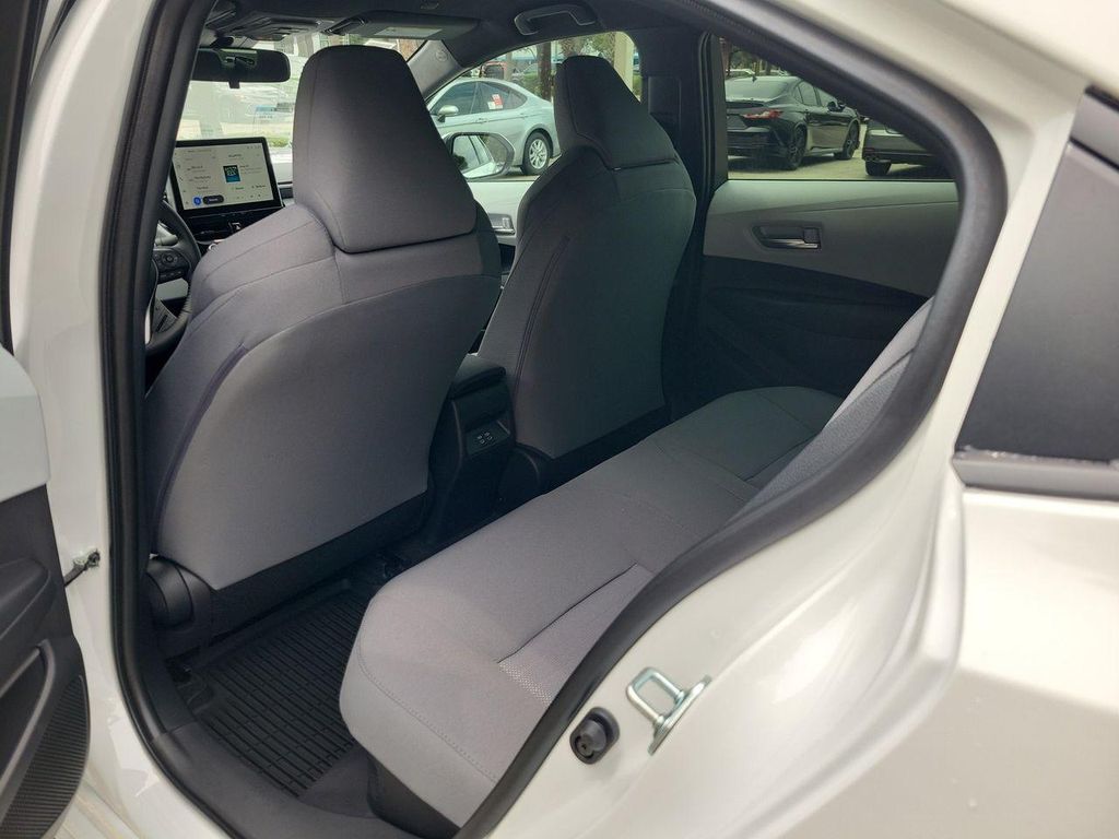 صورة 9 لـ 2026 Toyota COROLLA HYBRID SE