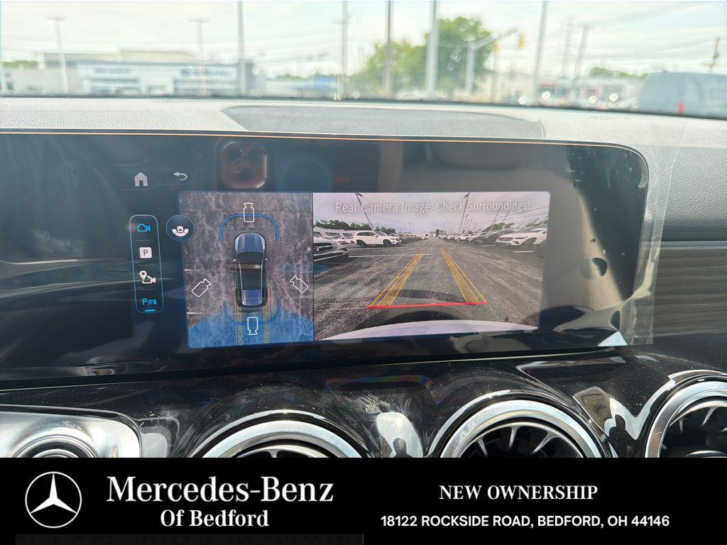 2026 Mercedes-BENZ GLB — миниатюра 17