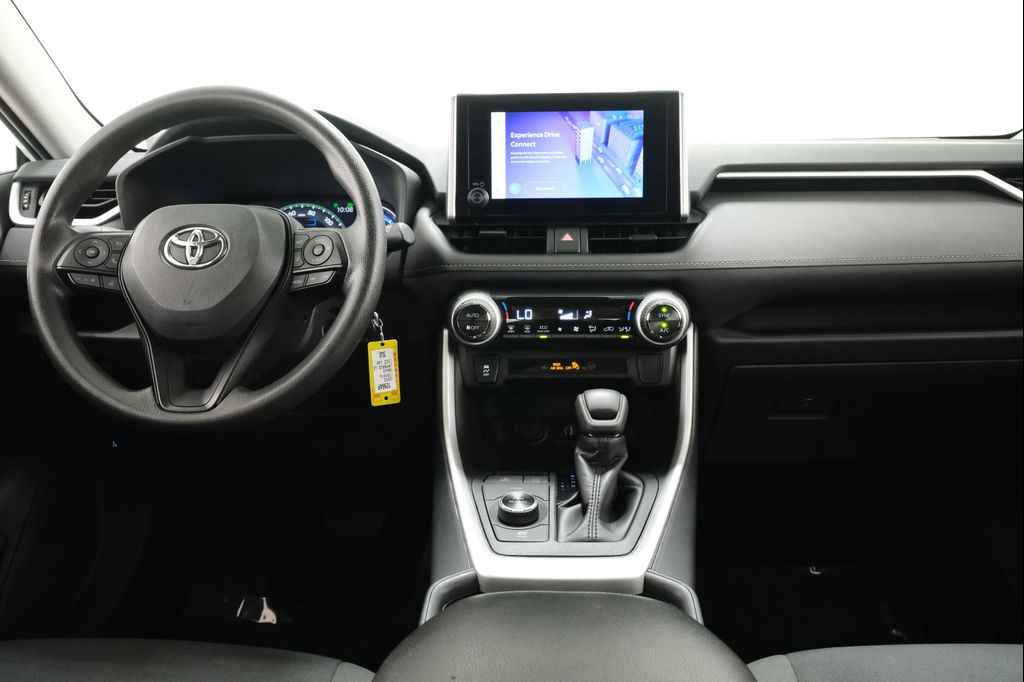 صورة 10 لـ 2025 Toyota RAV4 HYBRID SE