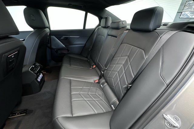 صورة مصغرة 24 لـ 2027 BMW 530 I XDRIVE