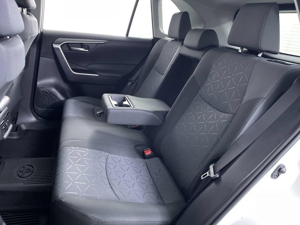 2025 Toyota RAV4 XLE 缩略图 20