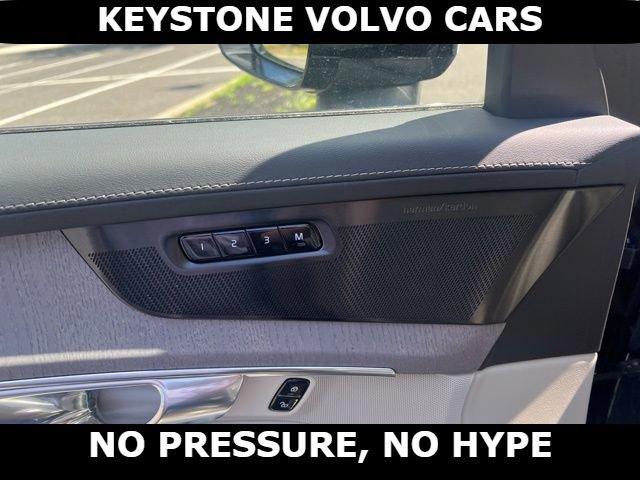 2026 Volvo XC90 B6 ULTRA DARK THEME 7-SEATER — миниатюра 13