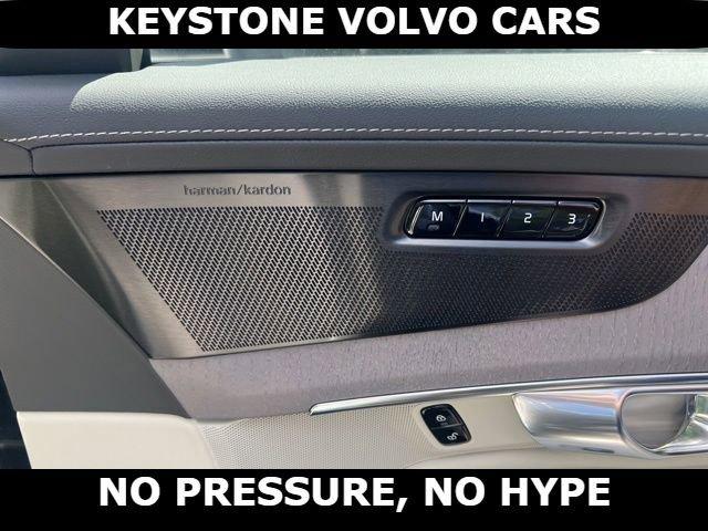 2026 Volvo XC90 B6 ULTRA DARK THEME 7-SEATER — миниатюра 16