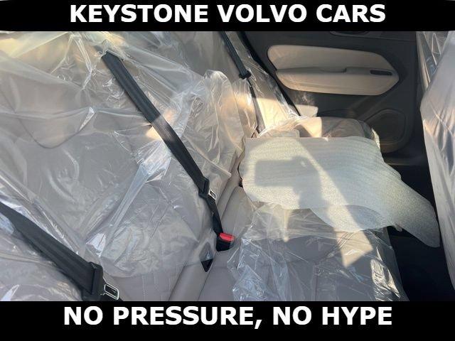 2026 Volvo XC60 B5 PLUS thumbnail 18