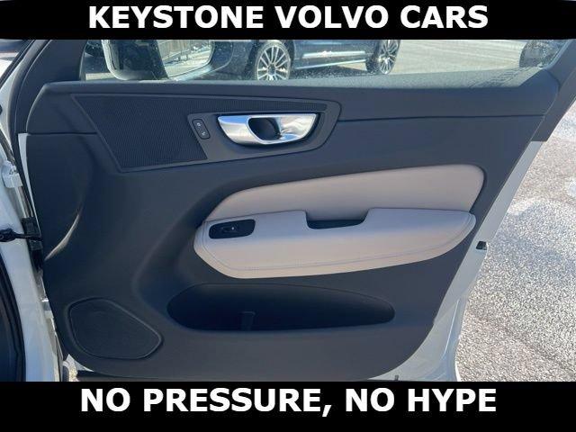 2026 Volvo XC60 B5 PLUS thumbnail 15