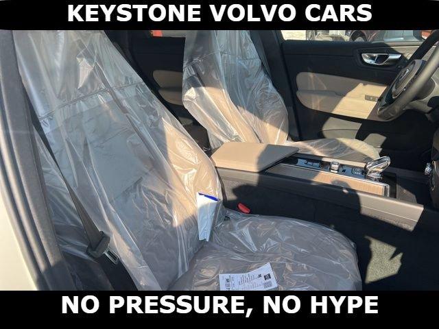 2026 Volvo XC60 B5 PLUS thumbnail 16