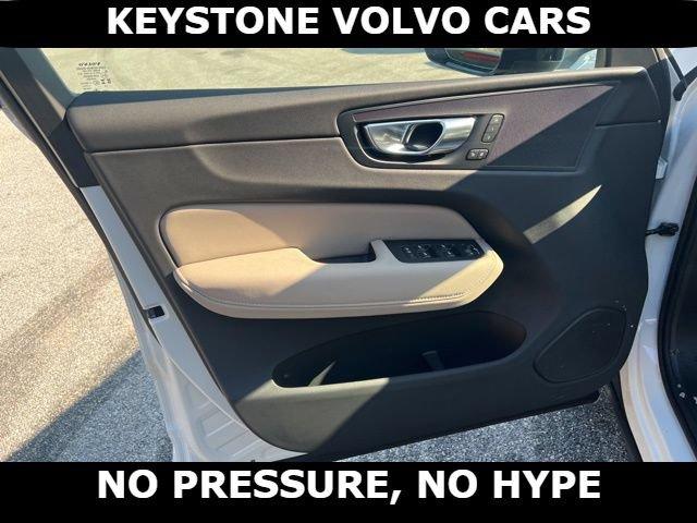 2026 Volvo XC60 B5 PLUS thumbnail 13
