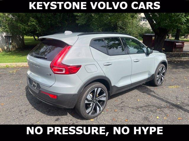 صورة 9 لـ 2026 Volvo XC40 B5 PLUS