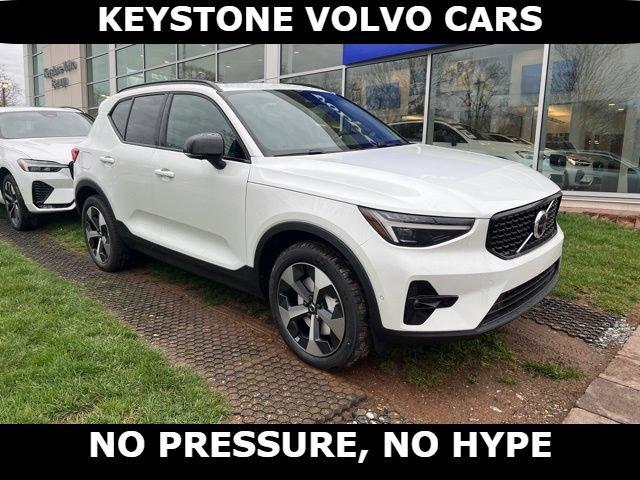 2026 Volvo XC40 B5 PLUS — фото 6