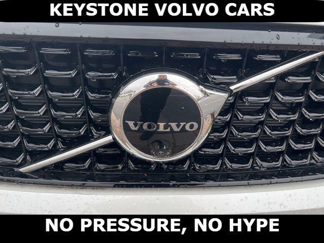 2026 Volvo XC40 B5 PLUS — фото 5