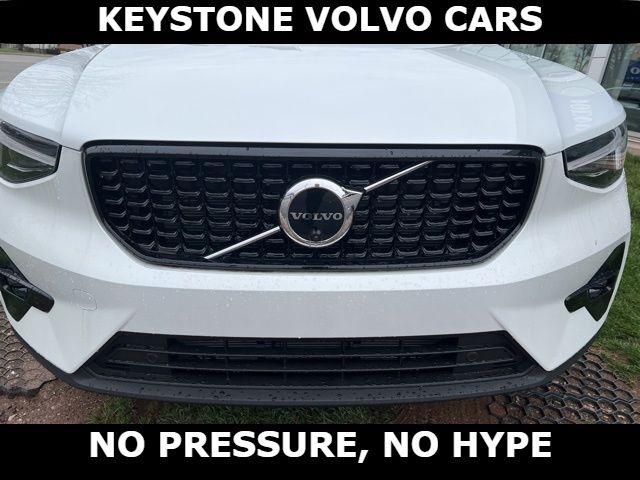 2026 Volvo XC40 B5 PLUS — фото 3