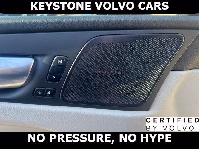 2024 Volvo XC60 B5 PLUS DARK THEME — миниатюра 18