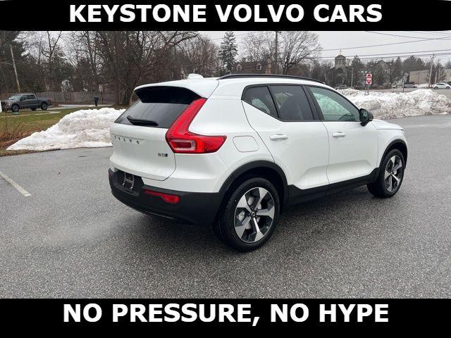 2026 Volvo XC40 B5 CORE — фото 6