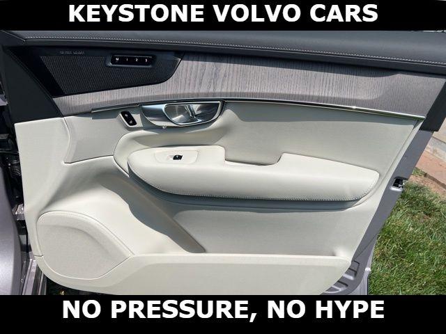 2026 Volvo XC90 B6 ULTRA DARK THEME 7-SEATER — фото 14