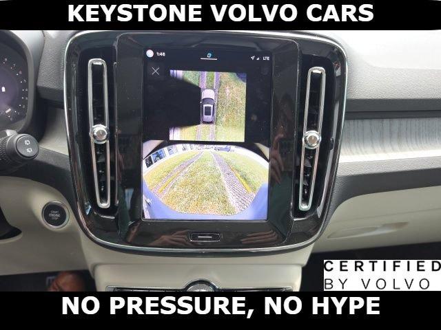 صورة 34 لـ 2025 Volvo XC40 B5 ULTRA DARK THEME
