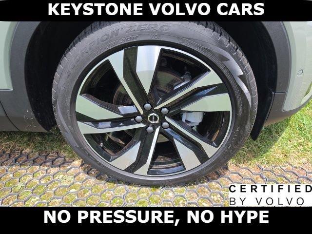 صورة 11 لـ 2025 Volvo XC40 B5 ULTRA DARK THEME