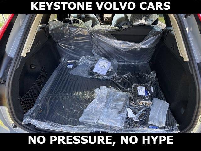 2026 Volvo XC60 PLUG-IN HYBRID T8 PLUS — миниатюра 28
