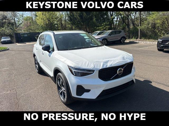صورة 8 لـ 2026 Volvo XC40 B5 CORE