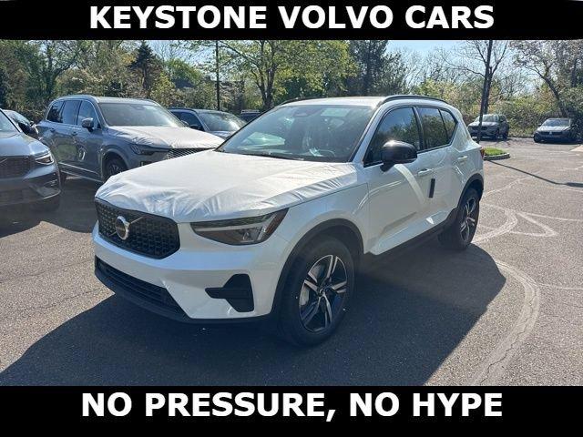 New 2026 Volvo XC40 B5 Core