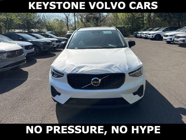صورة 9 لـ 2026 Volvo XC40 B5 CORE