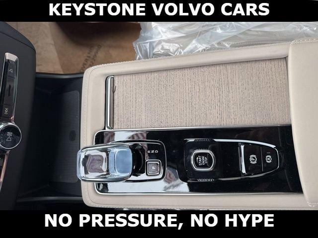 2026 Volvo XC90 PLUG-IN HYBRID T8 PLUS 7-SEATER thumbnail 24