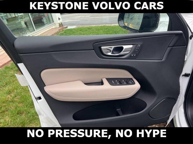 2026 Volvo XC60 B5 PLUS thumbnail 11