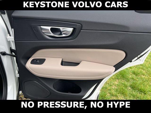 2026 Volvo XC60 B5 PLUS thumbnail 15