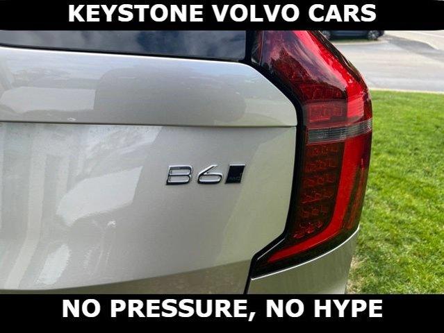 2026 Volvo XC90 B6 ULTRA DARK THEME 7-SEATER photo 10