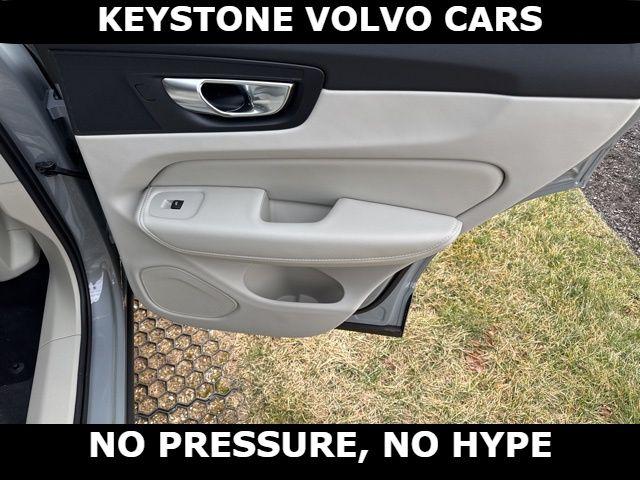 2026 Volvo XC60 B5 ULTRA 缩略图 12
