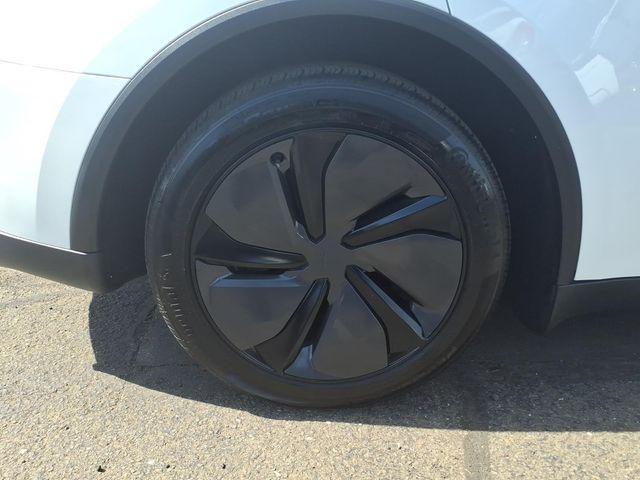TESLA MODEL Y LONG RANGE - 10