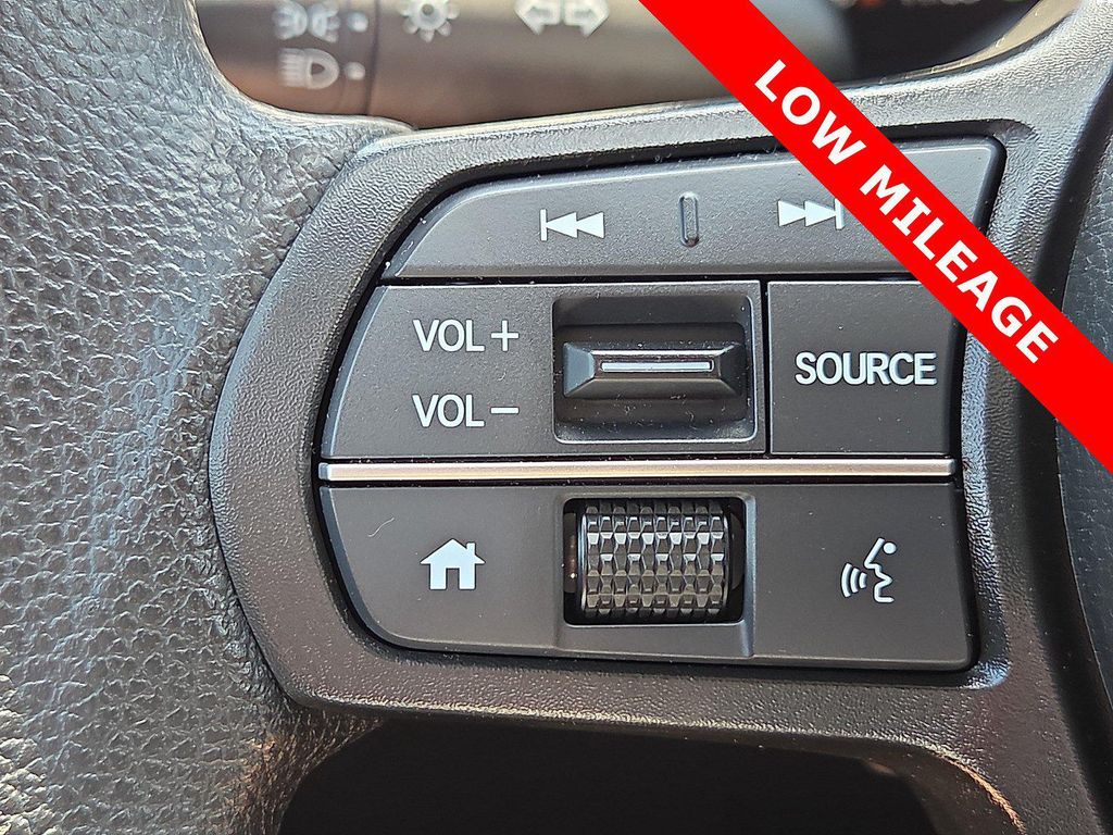 صورة 21 لـ 2025 Honda CR-V LX 2WD