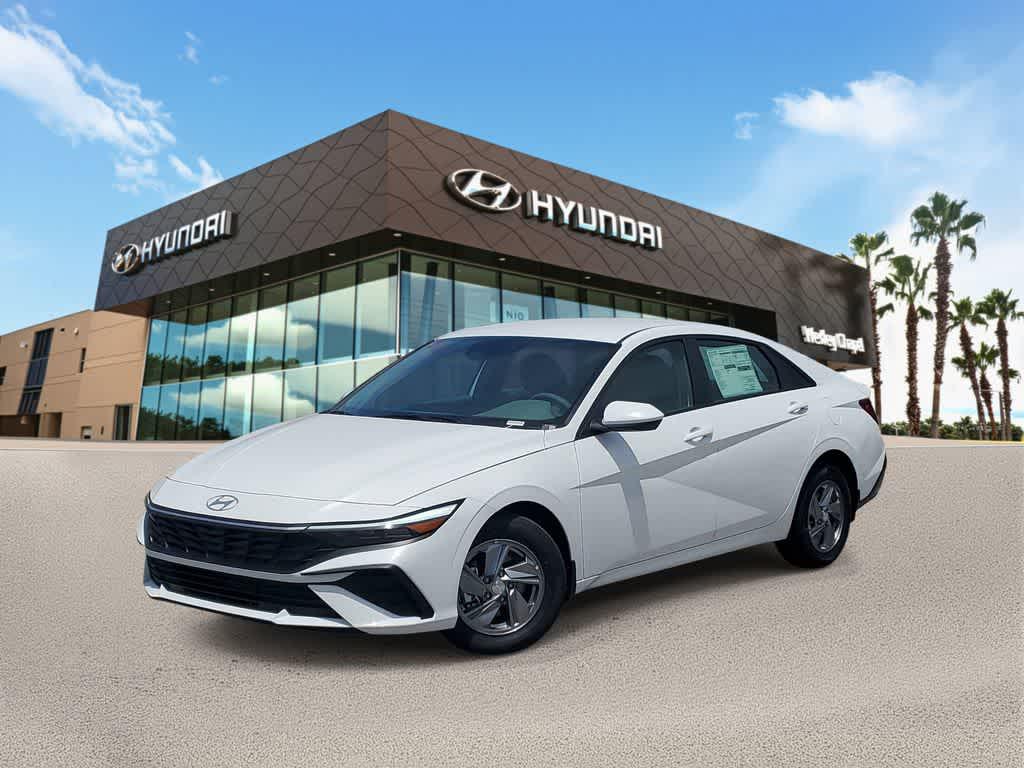 New 2026 Hyundai ELANTRA SE