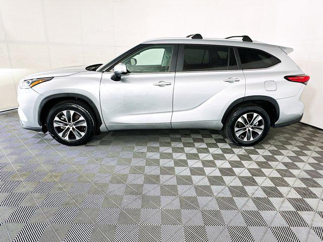 صورة 6 لـ 2023 Toyota HIGHLANDER XLE