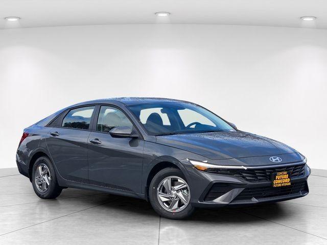 New 2026 Hyundai ELANTRA SE