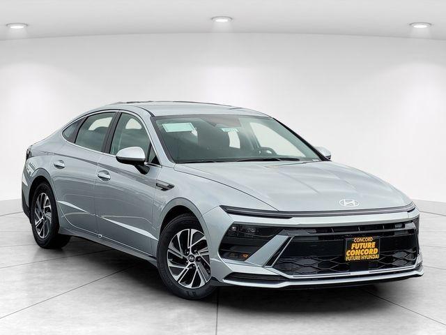 New 2026 Hyundai SONATA Hybrid Blue