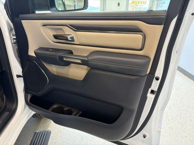 2021 RAM 1500 LIMITED — миниатюра 46